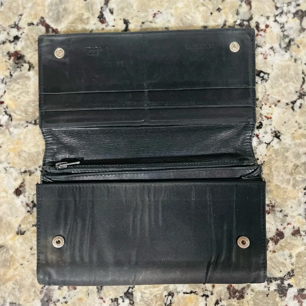 PRADA Black Large Classic Wallet 💯 AUTHENTIC - Picture 6 of 15